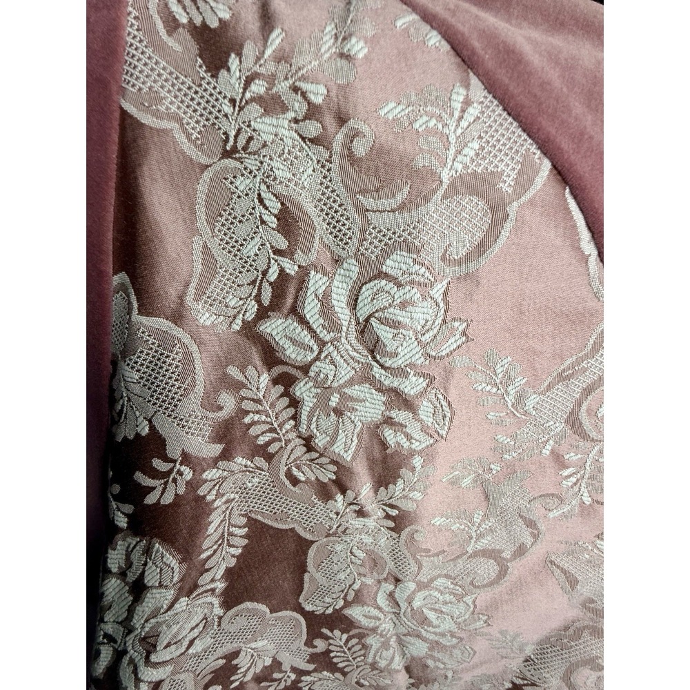 Beautiful Rose And White Velvet Damask Tree Skirt 48" Christmas Holiday Decor - Picture 2 of 8